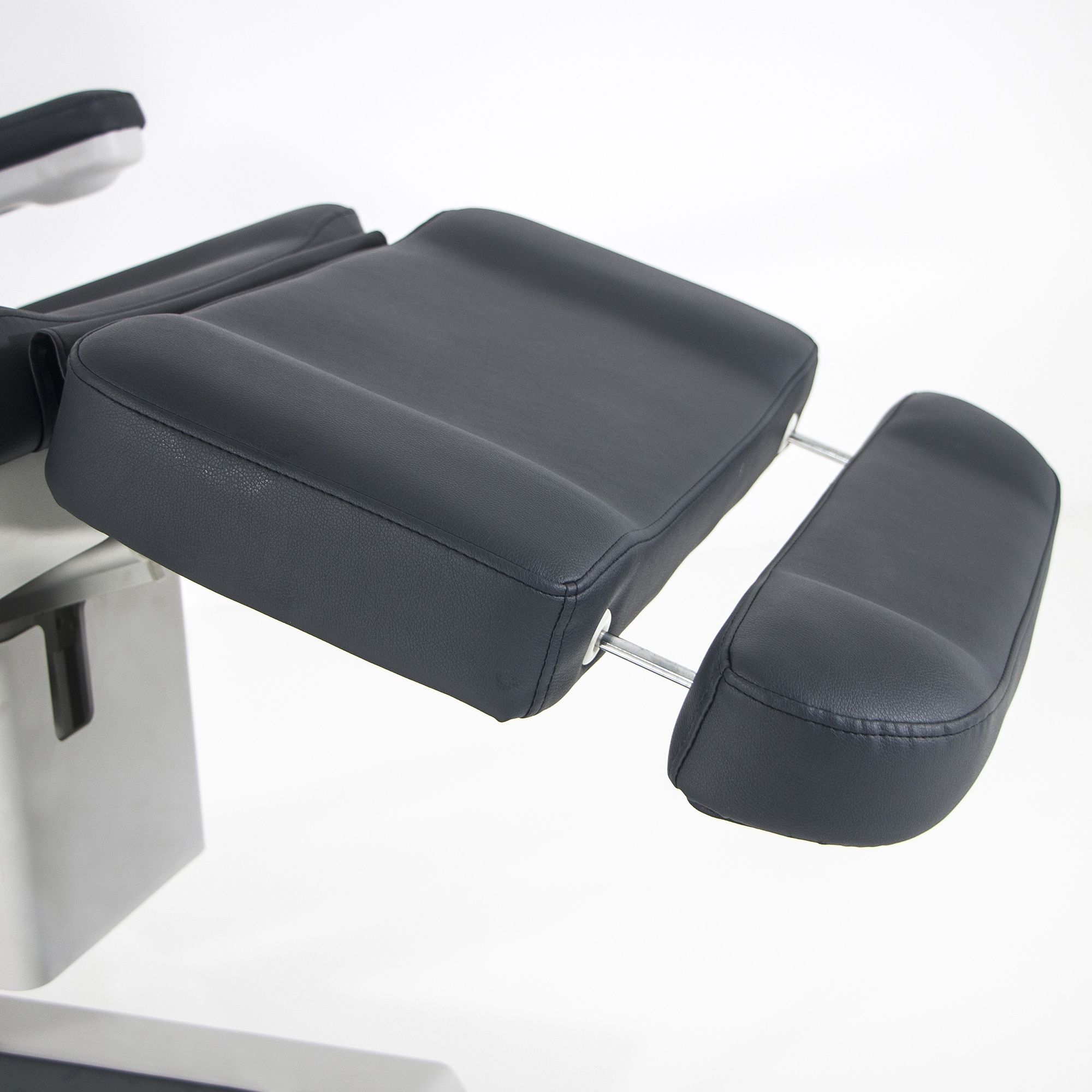 FORTRESS GLIDE DELUXE PODIATRY CHAIR / WITH MEMORY FUNCTION HANDPIECE photo
