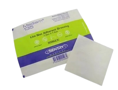 MEDIAM 135 / LOW ADHERENT DRESSING LITE photo