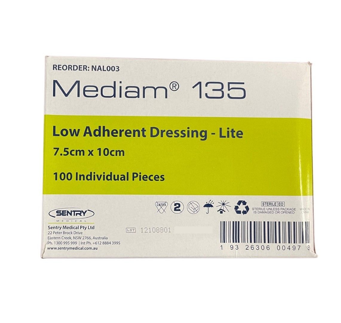 MEDIAM 135 / LOW ADHERENT DRESSING LITE photo