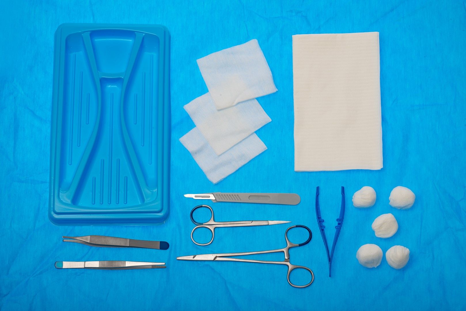 MULTIGATE STAINLESS STEEL SUTURE KIT / EACH photo